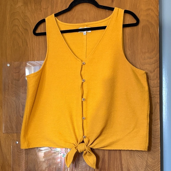 Madewell Tops - Madewell Texture & Thread Women's Mustard Yellow Button Vest Top